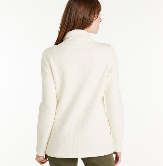 L.L. Bean Women's SoftLight Quilted Top Funnelneck Pullover in Lilac Mist Small - Picture 3 of 9